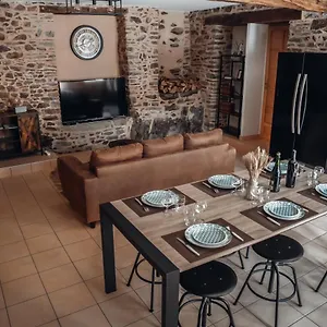 Vakantiehuis Maison Quartier Medieval Au Pied Du Chateau, Fougères